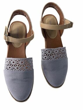 BareTraps Olicia Lavender Floral Cutout Slingback Wedge Sandals Cottagecore